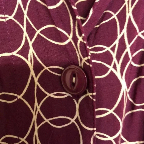 Anthropologie Maeve purple and white rayon cap sleeve button up blouse. Size XS - Picture 4 of 8